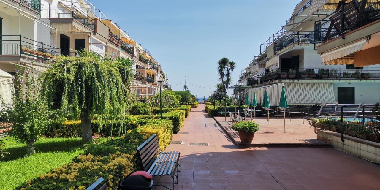 Апартаменти Sea Garden, Fronte Mare Con Piscina Маскалі Екстер'єр фото